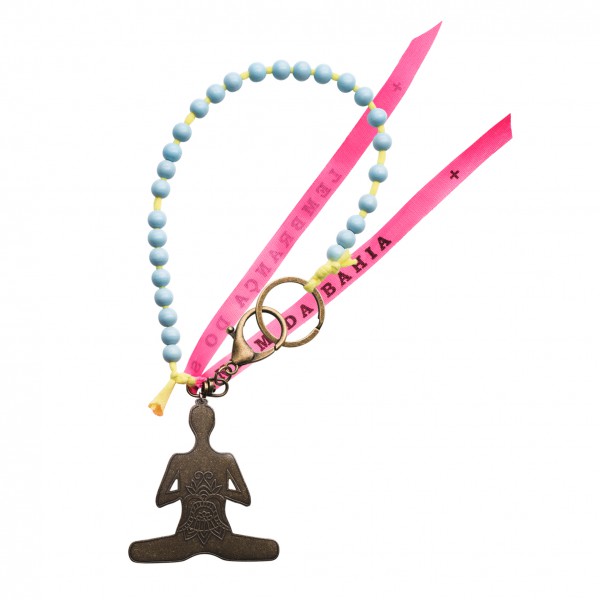 Yoga Schlüsselanhänger hellblau mit Lotussitz